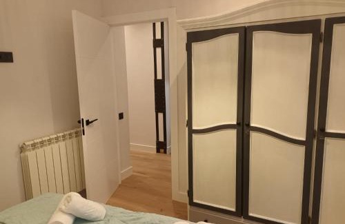 Leon City Centre Apartment | Child-Friendly Comfort at Apartamento Roma 8 - Rated 9.7
