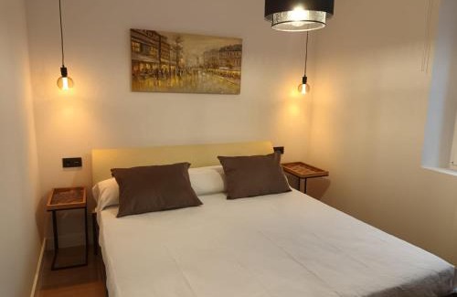 Leon City Centre Apartment | Child-Friendly Comfort at Apartamento Roma 8 - Rated 9.7