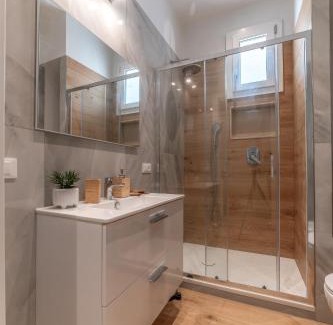 Prenestino-Centocelle Apartment | Roma Cento - Metro Mirti & Free WiFi