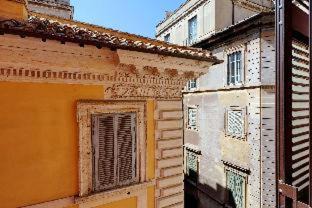 Rome City Centre House | Elegant Roma Five Suites: 4-Star Stay with Family Amenities