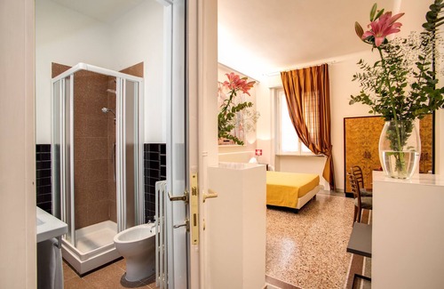 Quartiere XV Della Vittoria House | Explore Roma in una Stanza GuestHouse: Rated 9.2/10 Stay