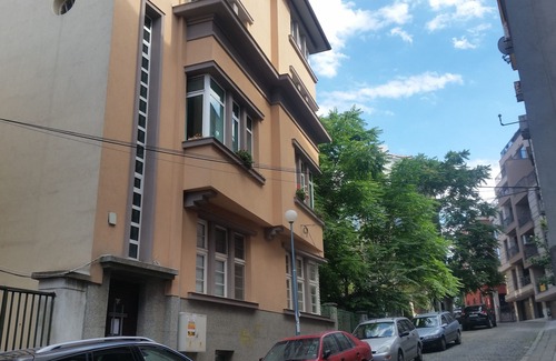 Plovdiv Center Apartment | Cozy Roman Stadium Flat with Kitchen for 4 Guests