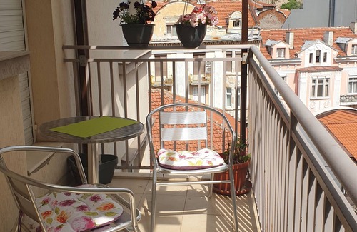 Plovdiv Apartment | Cozy Roman Stadium Studio for Two with Full Kitchen