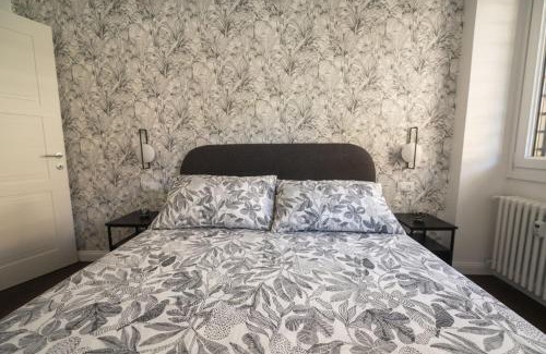 Zona LIII Tomba di Nerone Apartment | Roman Terrace & Soul in Peaceful Area