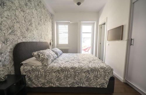 Zona LIII Tomba di Nerone Apartment | Roman Terrace & Soul in Peaceful Area