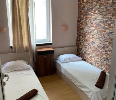 Old Town House | Romantic Getaway with Pet-Friendly Amenities & High Ratings