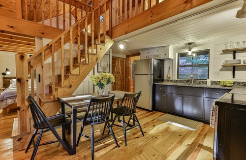 Ellijay Cabin | Escape to Romance on the Cartecay River in Ellijay, GA