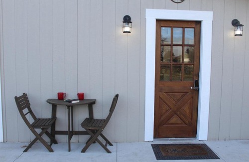 Woodway Apartment | Romantic Getaway Near Lake Waco, Zoo & Magnolia Silos