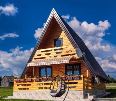Sokolac House | ROMANIJA 2-Brvnara za odmor