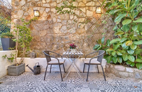 Fornalutx Apartment | Romantic Getaway with Private Patio & Ocean Views