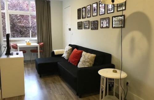 Sao Joao de Deus Apartment | Cozy 1 Bedroom Apartment at Roma Avenue - Guest Rated 8/10