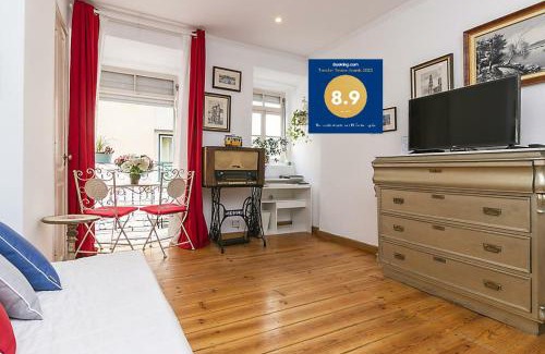 Sao Sebastiao da Pedreira Apartment | Cozy Escape at Romantic Apartment El Corte Inglês