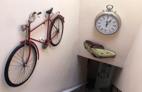 Sao Sebastiao da Pedreira Apartment | Cozy Retreat at Romantic Apartment El Corte Ingles 2
