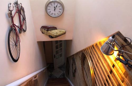 Sao Sebastiao da Pedreira Apartment | Cozy Retreat at Romantic Apartment El Corte Ingles 2