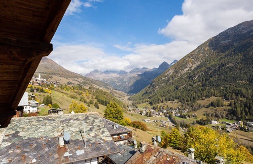 Lignod Apartment | Romantic Attic with Spa, Near Champoluc Slopes
