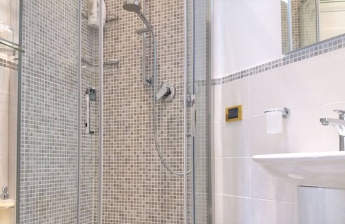 Gubbio Bed & Breakfast | Experience Romance at a Cozy Gubbio B&B with Hot Tub