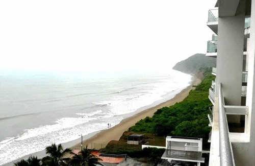 Tonsupa Apartment | Beautiful Beachfront Escape with Pool and Ocean Views