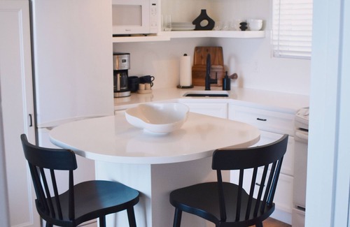Courtenay Condo | Romantic Beachfront Condo with Ocean Views - Bella Vista Suite
