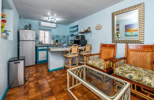 De Bruynewijk Villa | Idyllic Beachfront One-Bedroom Villa with Ocean Views