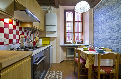 Orta San Giulio Apartment | Romantic Bellavista Apartment with Lake View in Historic Center