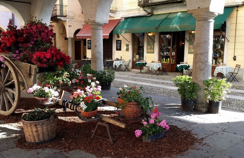 Orta San Giulio Apartment | Romantic Bellavista Apartment with Lake View in Historic Center