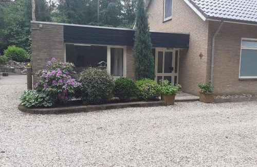 Bisselt House | Relaxing Bungalow Near Nature with Washer & Family Amenities
