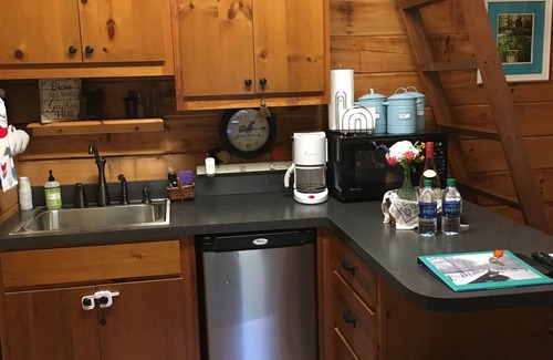 Dahlonega Cabin | Romantic cabin on horse farm just 6 miles away from historic downtown Dahlonega,