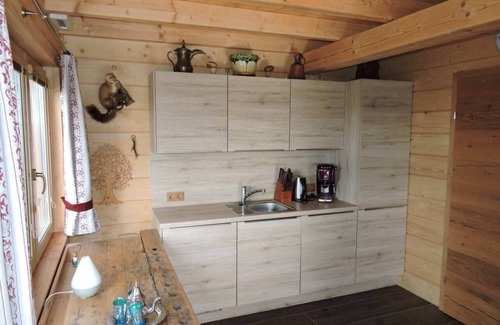 Ratten Ski Chalet | Tranquil Retreat with Ocean View and Cozy Fire Pit