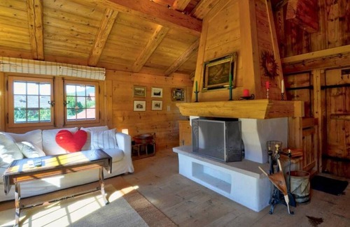 Rougemont Ski Chalet | Romantic Chalet Ideal for Couples
