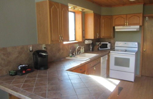 Payson Cabin | Enchanting Forest Chalet: Pet-Friendly & Family Ready
