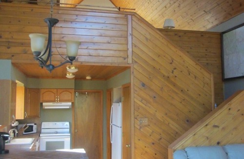Payson Cabin | Enchanting Forest Chalet: Pet-Friendly & Family Ready
