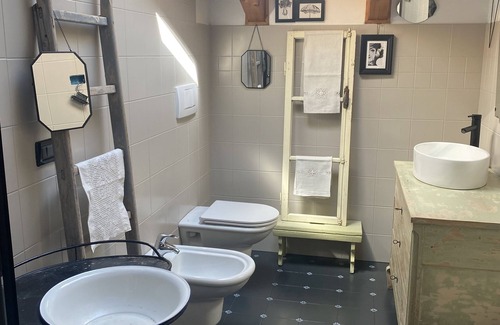 Cles Apartment | Guest Rated 10/10: Romantic Stay in Historic Cles Center
