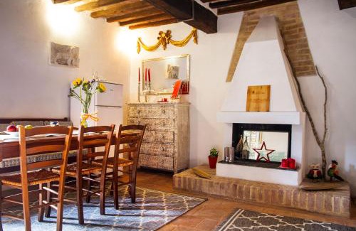 Monterotondo Marittimo Apartment | Explore Cuore di Toscana: Family-Friendly Historic Stay
