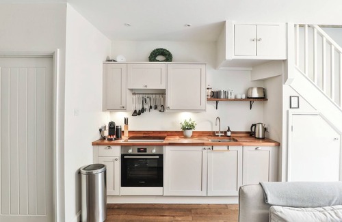 Cheltenham House | Top-Rated Stay at The Cotswold Coachhouse, Pet Friendly