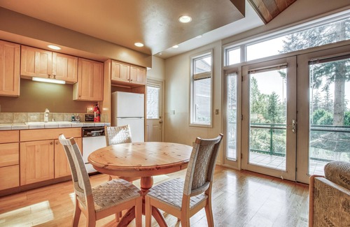 Clinton House | Idyllic Cottage with Puget Sound and Olympic Mountain Views