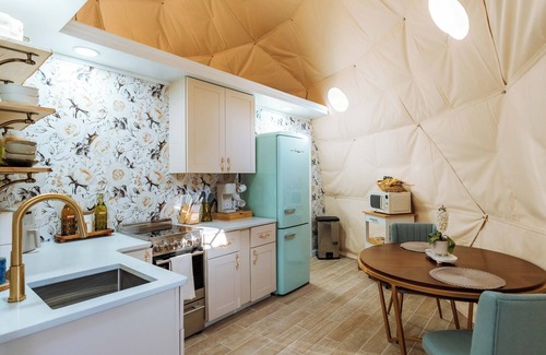 Nelsonville Cabin | Romantic Couples Luxury Dome- Hot Tub/Heated Floors