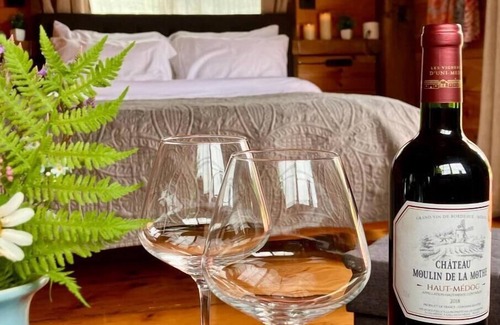Colliersville Cabin | Romantic Cozy Cabin with a View of the Wetlands