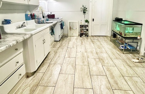 Johnston Apartment | Cozy Romantic Apartment with Pet-Friendly Amenities