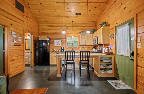 Bismarck Cabin | Unforgettable Stays at Remember When Cabins with Lake Views