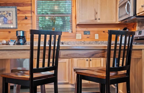 Bismarck Cabin | Unforgettable Stays at Remember When Cabins with Lake Views