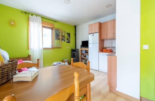 La Omanuela Apartment | Charming Belvilla by OYO: Family-Friendly Getaway in Leon II