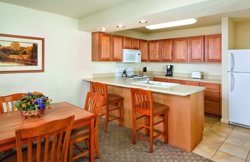 Afton Resort | Enchanting Romantic Getaway with Oceanfront Views