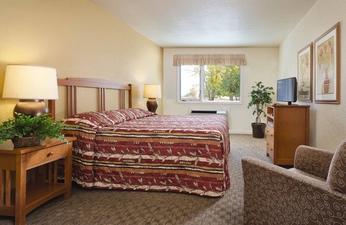 Afton Resort | Enchanting Romantic Getaway with Oceanfront Views