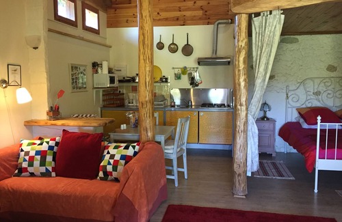 Labastide-Paumes Apartment | Cozy Farmhouse Apartment for Couples with Pool & Breakfast