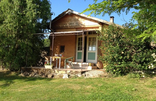 Labastide-Paumes Apartment | Cozy Farmhouse Apartment for Couples with Pool & Breakfast