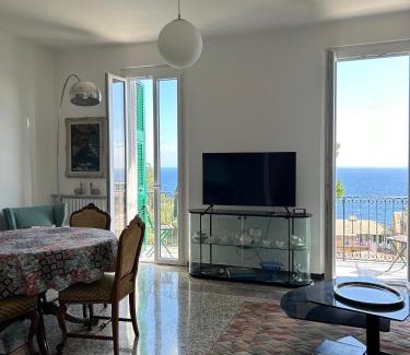 Sant'Ilario Apartment | Enchanting Sea View Retreat in Romantic Nervi