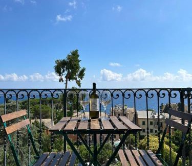 Sant'Ilario Apartment | Enchanting Sea View Retreat in Romantic Nervi