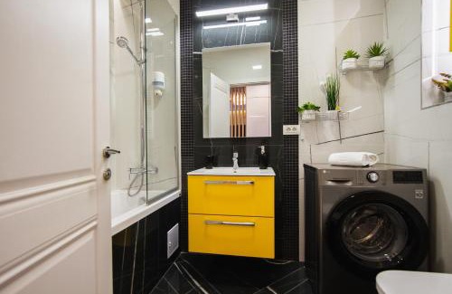 Oradea Apartment | Romantic Escape at West Residence - Guest Rated 10/10