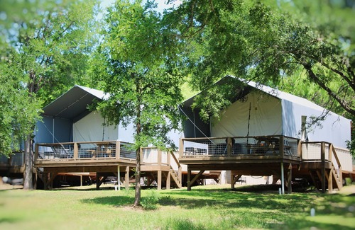 Seguin Cabin | Relaxing Romantic Cabin Retreat by the Creek - 9.4/10 Rated