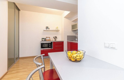 Kesklinn Apartment | Romantic getaway with equipped kitchen.